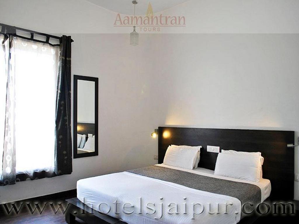 The Saneer Jaipur Hotel Bagian luar foto