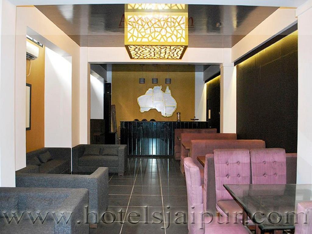 The Saneer Jaipur Hotel Bagian luar foto