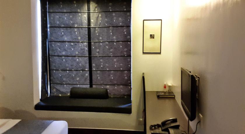 The Saneer Jaipur Hotel Bagian luar foto