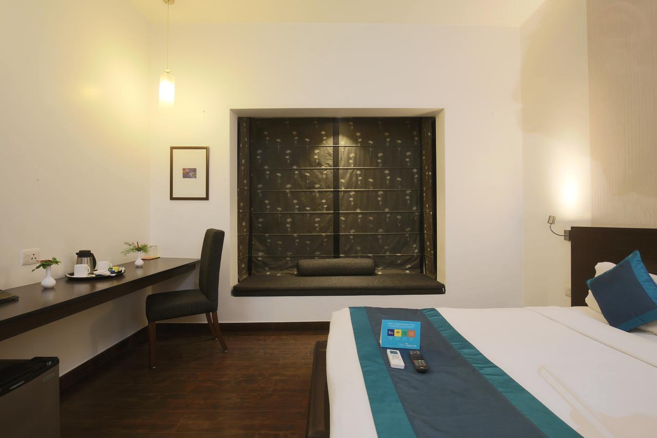 The Saneer Jaipur Hotel Bagian luar foto