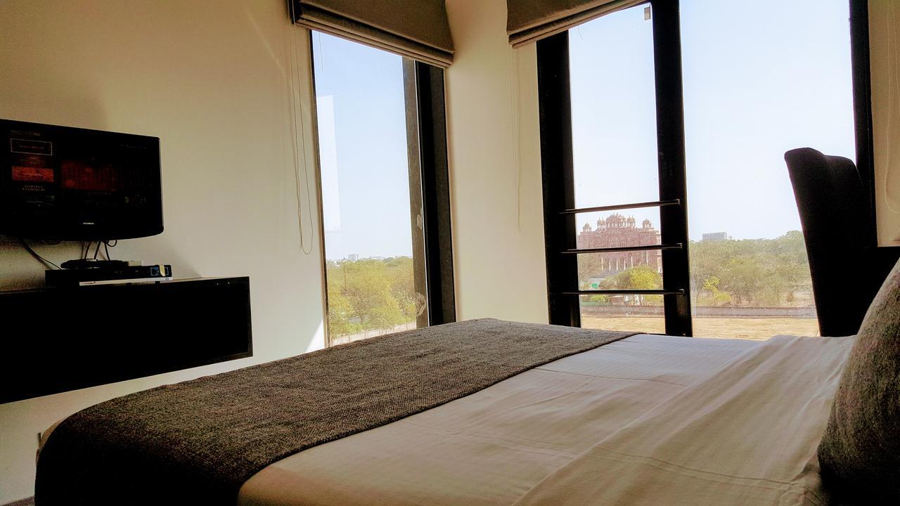 The Saneer Jaipur Hotel Bagian luar foto