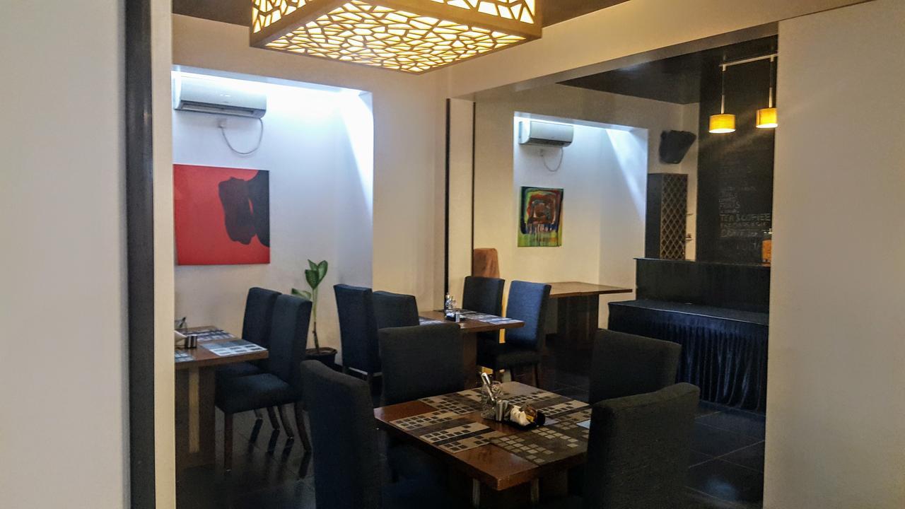 The Saneer Jaipur Hotel Bagian luar foto