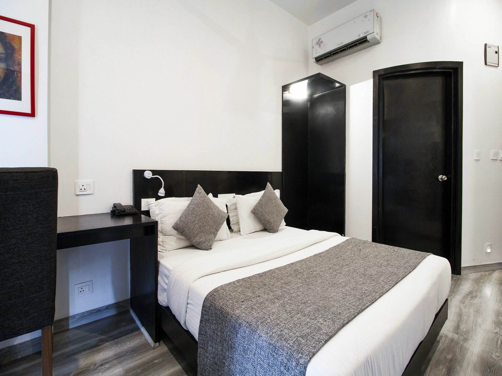 The Saneer Jaipur Hotel Bagian luar foto