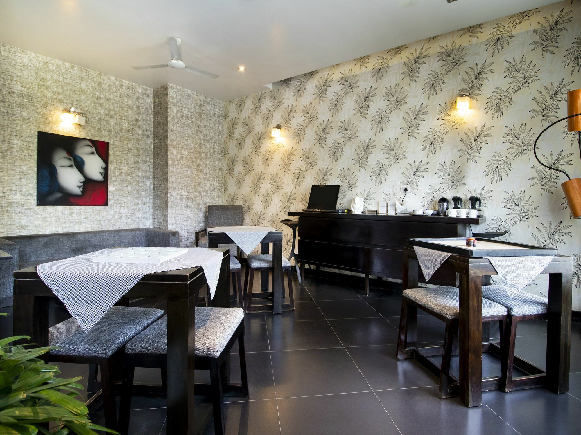 The Saneer Jaipur Hotel Bagian luar foto